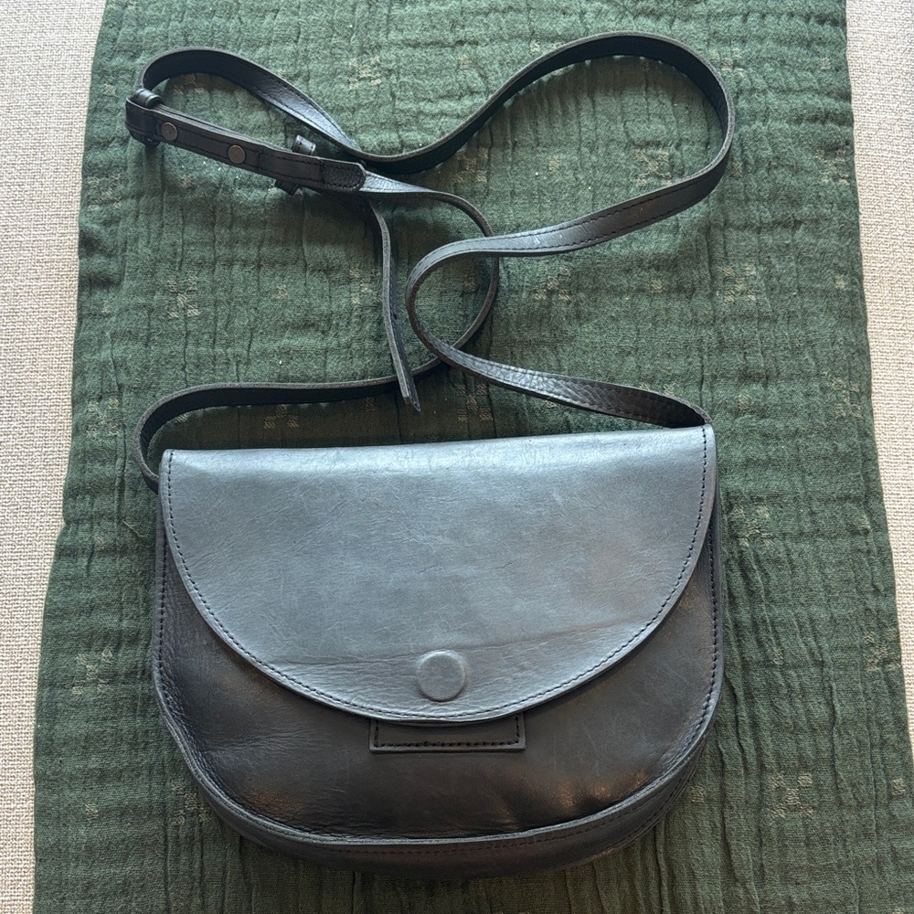 Able Black All Leather Curved-Flap Crossbody 085